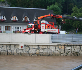 Weissenbach: Der mobile Hochwasserschutz ist aufgebaut | Foto: PeterS Hochwasser 3.8.2014